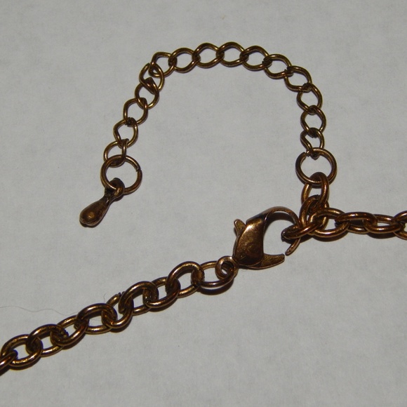 Necklace Gold Tone Green Faceted Un Signed Bib - Picture 7 of 7